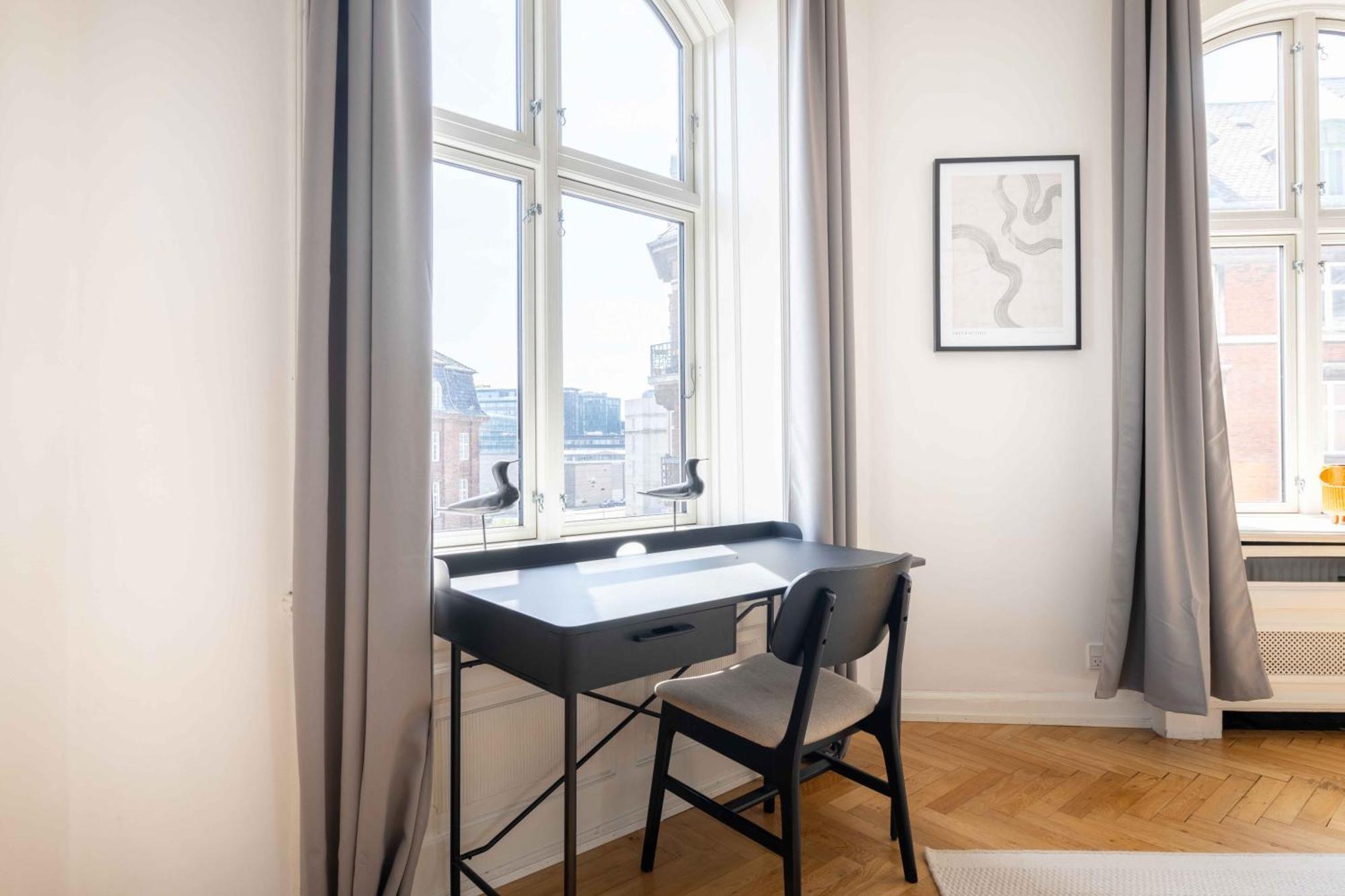 Large In By Tivoli Gardens Appartement
